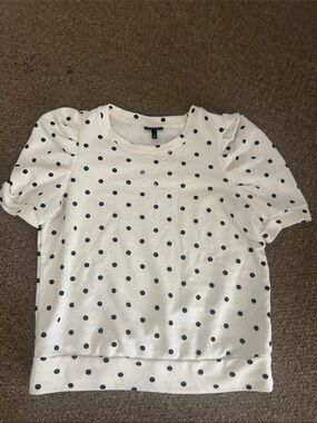Who What Wear White Tee with Navy Polka Dots and Puff Sleeves